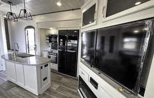 2023 Keystone RV Cougar 364BHL RV rental photo 6