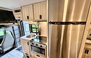 Family&Pet Friendly - 2024 Forest River SUNSEEKER