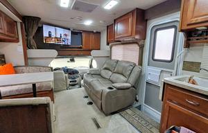 2008 Fleetwood RV Tioga 31M - Self Leveling