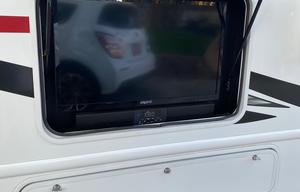 2020 Thor Freedom Elite 30FE Sleeps 8 Clean!