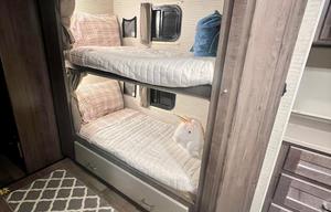 2025 Winnebago 31H Bunkhouse