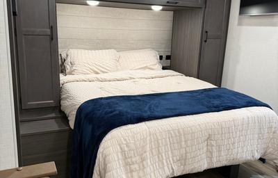 2025 Venture Stratus | Bunkhouse | Easy Set-up