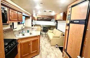 Get Out of Town 2018 Winnebago Sunstar 31BE