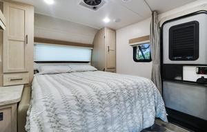 Spacious & Family Friendly Micro Lite 25 ft