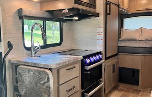 2022 Thor Motor Coach Magnitude GA22