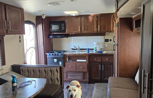 2016 Eclipse Milan Series 26RLSG RV rental photo 1