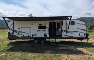 Rockwood Ultra Lite | Modern, Spacious and Cozy