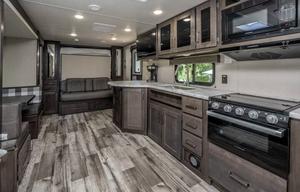 2023 Grand Design 235BH – Fully equipped!