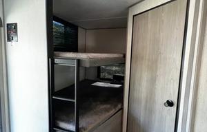2022 Dutchmen Coleman Lantern - Sleeps 8