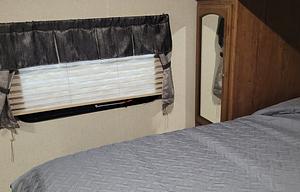 MoJo's 2018 Coachmen Freedom Express 29SE Sleeps 9