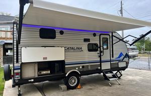 2022 Catalina Summit Series 7 184BHS DELIVERY ONLY