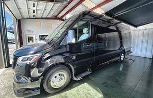 Luxury 10 Passenger Van with Bathroom