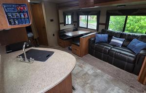 2016 CrossRoads RV Sunset Trail Super Lite ST270BH RV rental photo 8