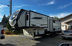 Adventure RV for Rent Sleeps 7, Bunkhouse + Loft!