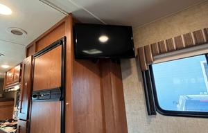 CHARLES - 2017 Winnebago Minnie Winnie 27Q