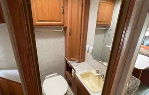 2003 Coachmen RV Leprechaun Premier 311FS Ford 450