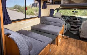 2014 Thor Motor Coach Four Winds Majestic