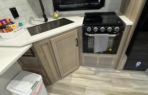 2024 Rockwood Ultra Lite 2706WS RV rental photo 10