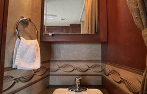 EDWARD - 2014 Winnebago Chalet WF-224VR