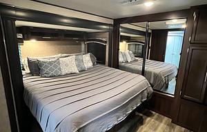 Gumpa's Getaway - Fully stocked and pet friendly!
