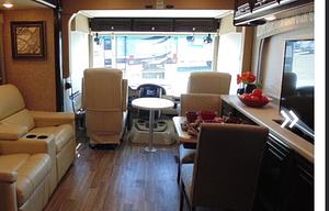 2017 Thor Motor Coach Miramar 34.4