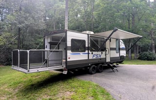 Salem FSX | Awesome toy hauler with large deck