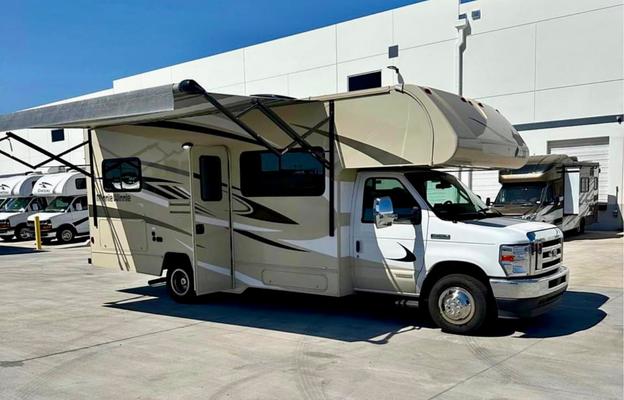 2022 Winnebago Ford 25B RV rental photo 1