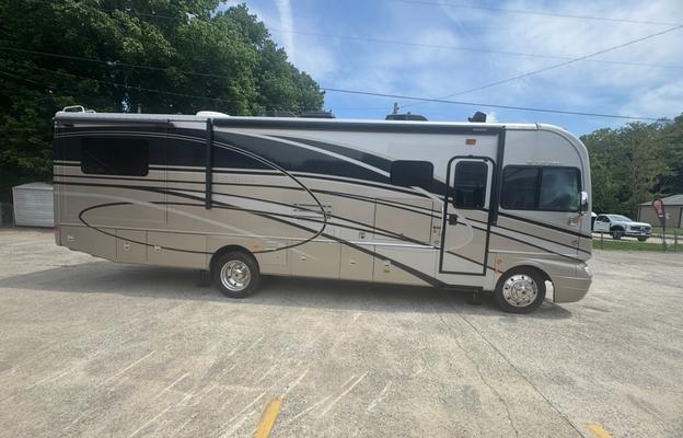 2015 Southwind 34A RV rental photo 1