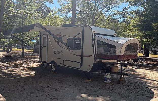 2016 Starcraft Launch 16RB RV rental photo 1