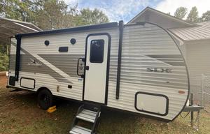 2025 Jayco Jay Flight SLX 197MB RV rental photo 3