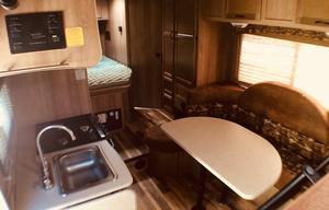 Perfect Couples Coach + 2 kids 23ft Freelander