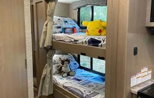 Go Yonder! 2022 Thor Motor Coach Magnitude GA 31