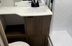 2025 Salem cruise lite - king bed with bunk beds!