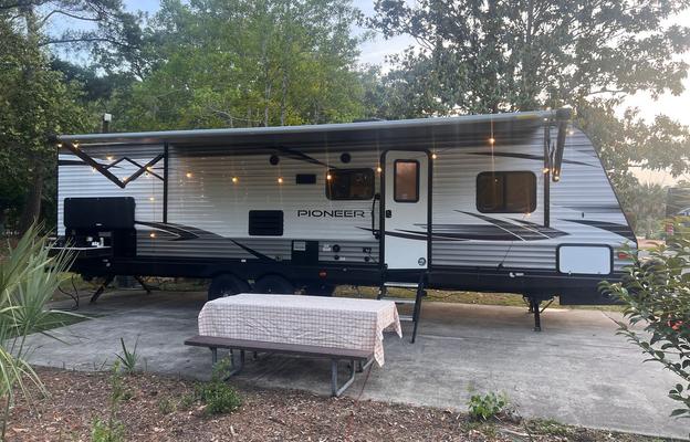2020 Heartland Pioneer BH 305 RV rental photo 1