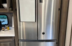 Stocked 5th Wheel | King Bed & Generator Included