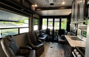 Travel Trailer / Toy Hauler / Sleeps 6 / Rear Deck