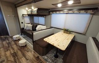 Large Shower☆Outdoor kitchen☆Slide out☆ BUNKS