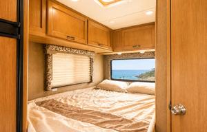 2018 FOUR WINDS 22E with STANARD DL
