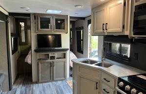 2022 Highland Ridge RV Open Range Conventional OT26BHS RV rental photo 7