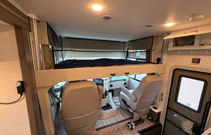 "Moms Fern" Thor Motor Coach 29D