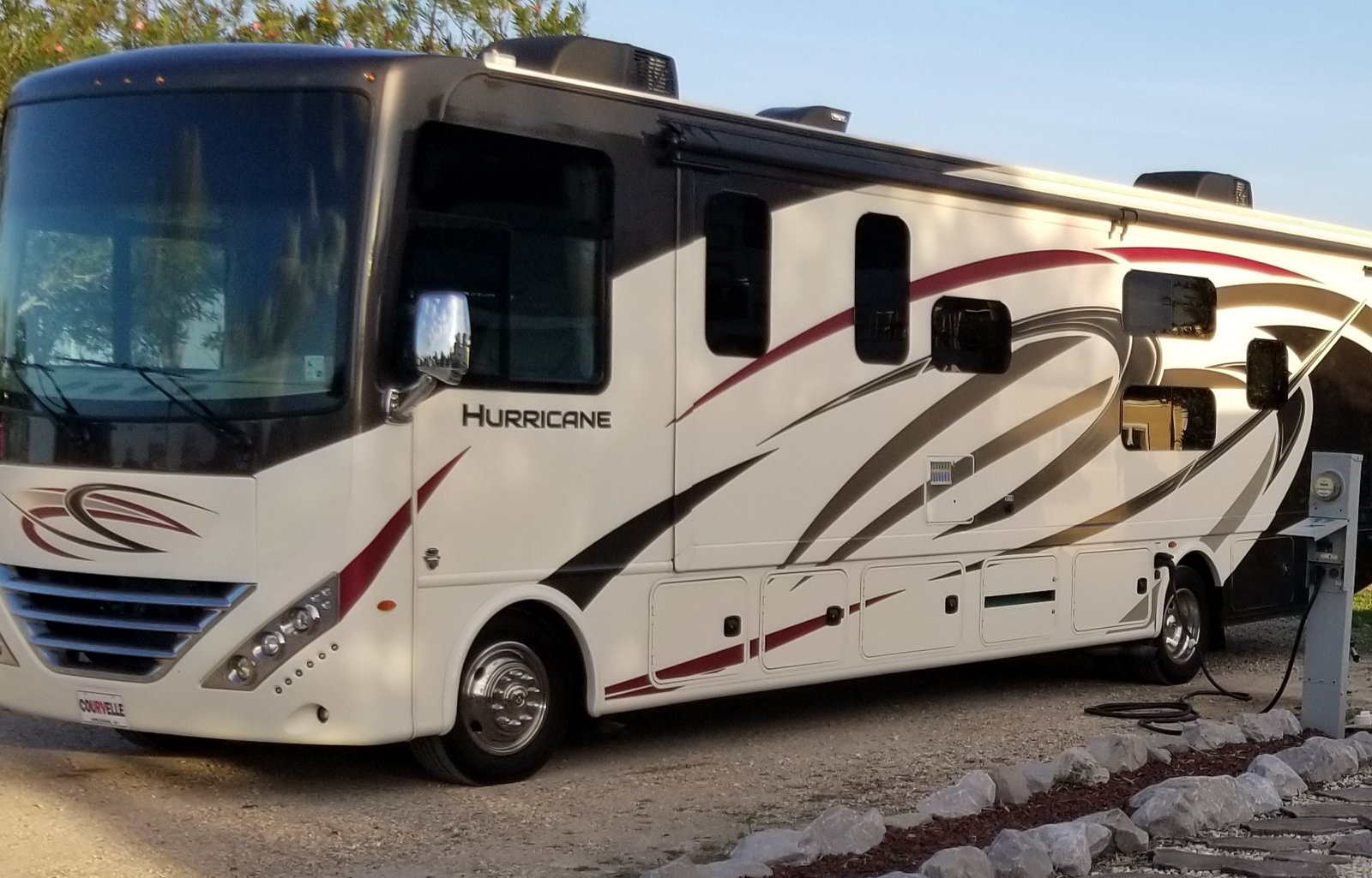 2019 Thor Motor Coach Hurricane 34J