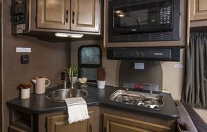 Pet Friendly 2018 Thor Motor Coach Four Winds 28A