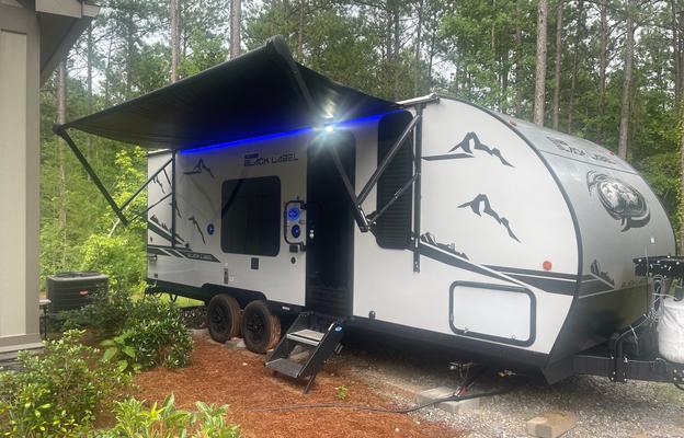 23 Cherokee Grey Wolf - Black Label Travel Trailer