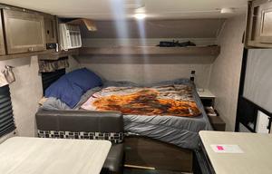 2019 Coleman Lantern LT Series 17FQ RV rental photo 3