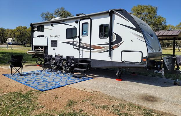 Couples Dream! 2019 Keystone Passport with extras!