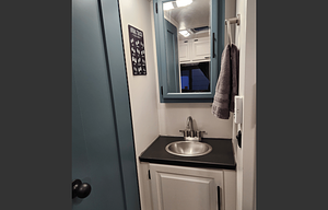 Cute Cozy Camper!
