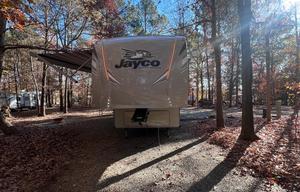 The Eagle Retreat – Luxury Jayco Eagle King Suite