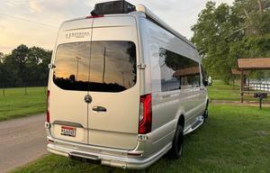 2026 Insignia 24B RV rental photo 5
