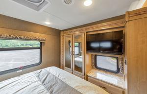 "Fourwinds Funhaus" - 6 bed Bunkhouse C Class RV