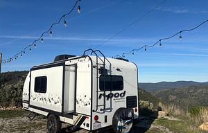 Honey Pod | Couples Solar Escape '22 Rpod